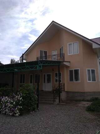 Гостевой дом Islam CBT Guest House Kazarman-0